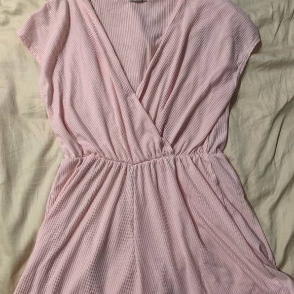 small pink romper - Picture 1 of 3